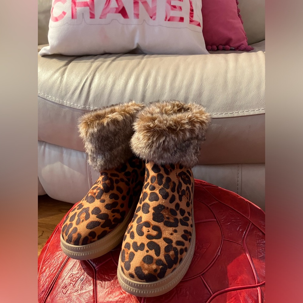Leopard Print Fur-Trimmed Women's Shoes - Picture 3 of 3